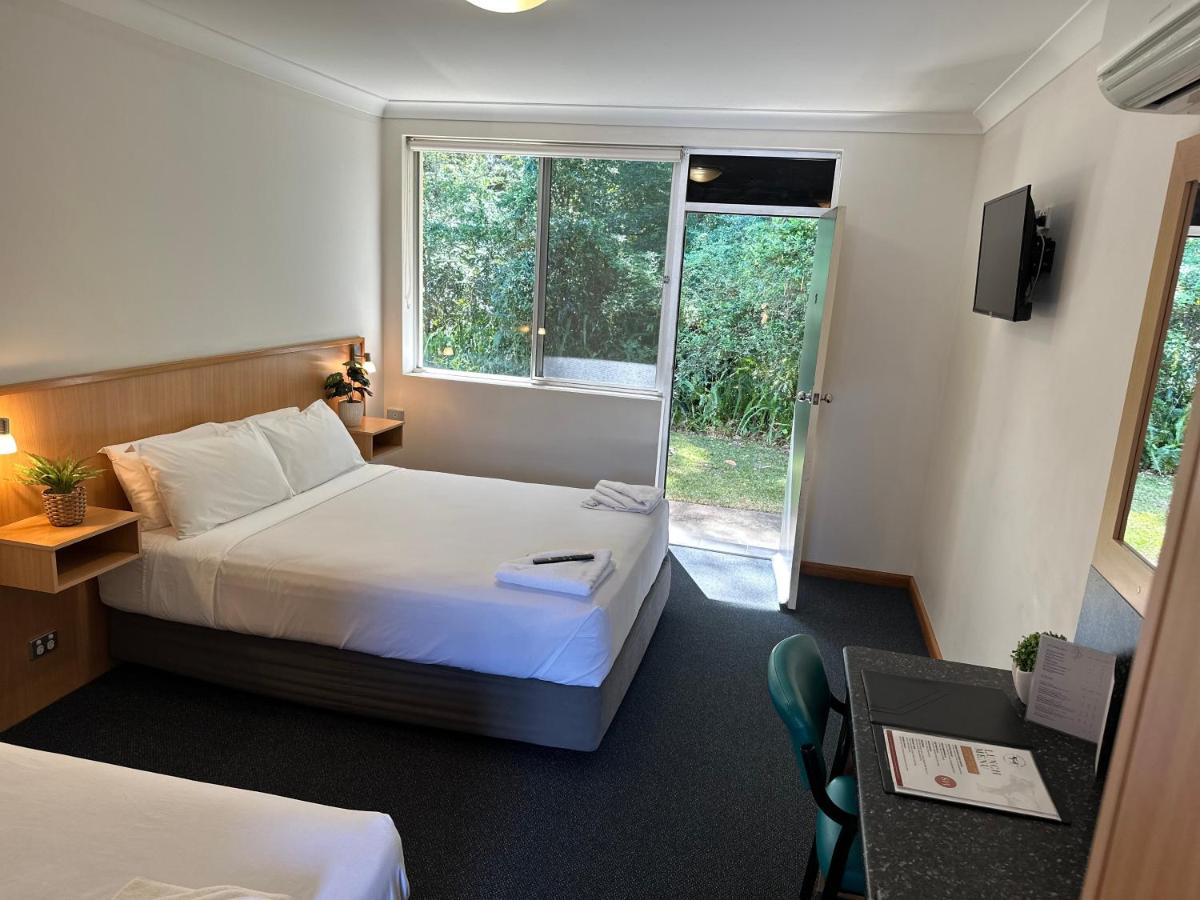 Bull and Bush Hotel photo 5