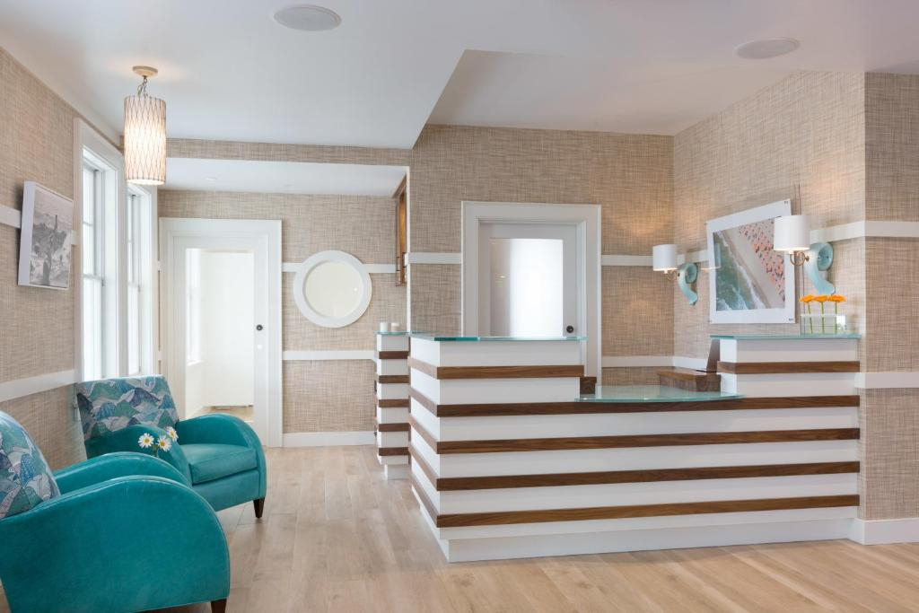 The Break Hotel by null